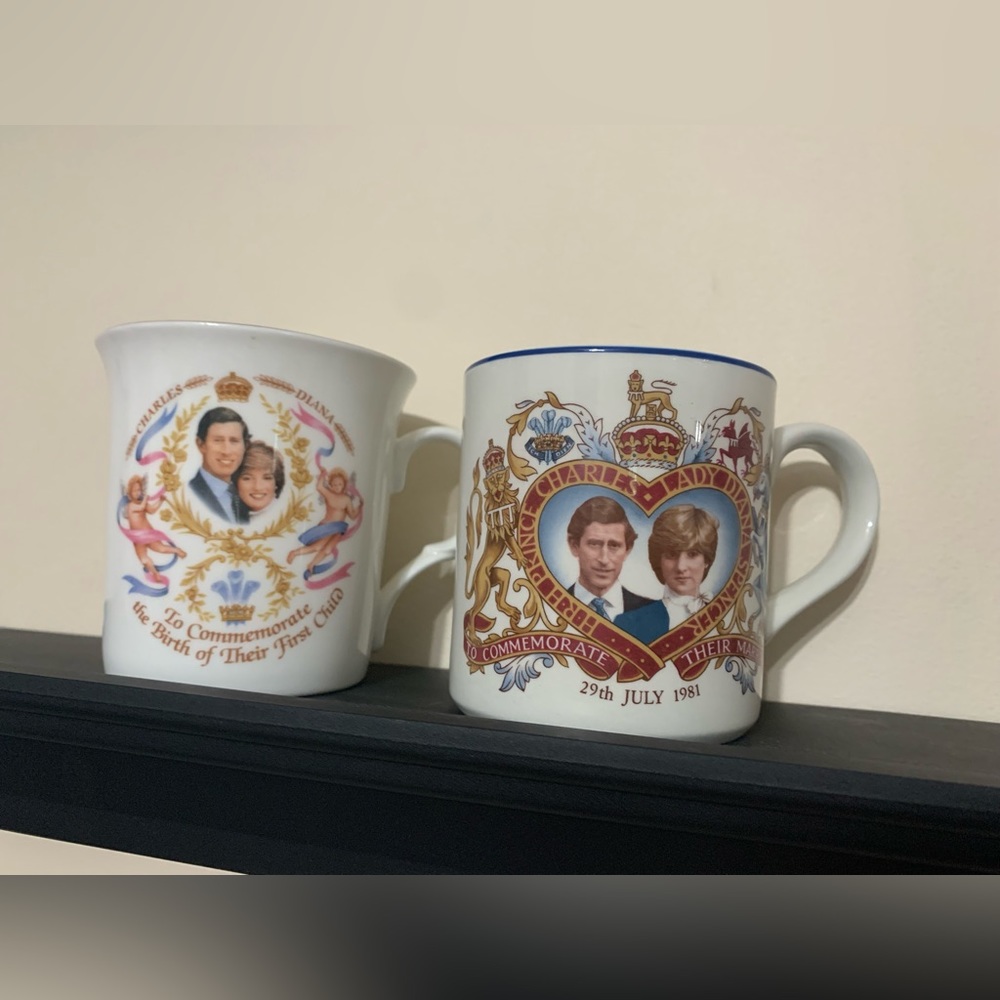 Commemorative royal mugs